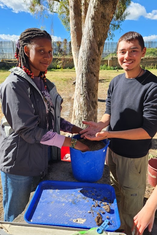 Students floating soil