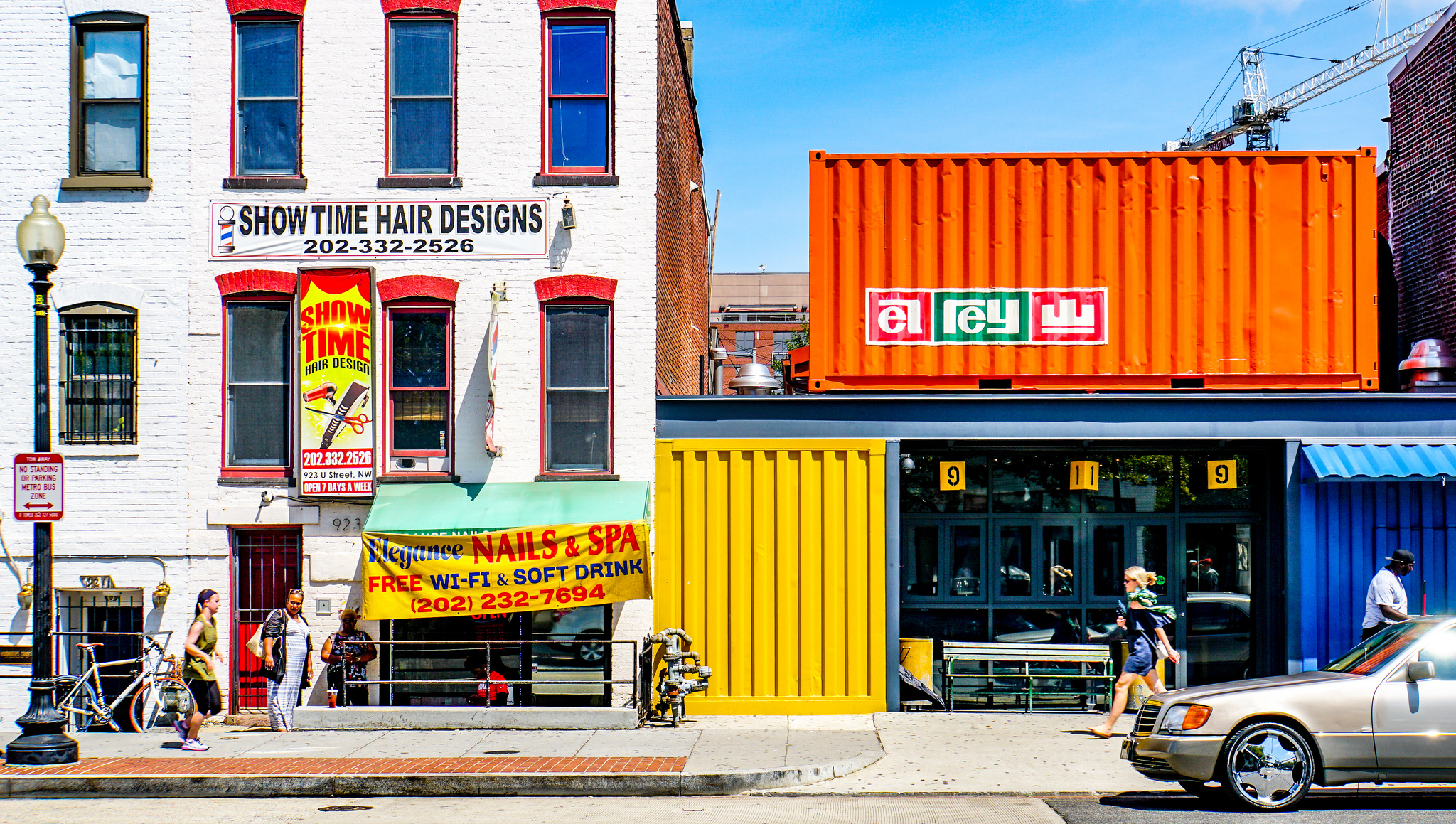 Street in DC with colorful buildings