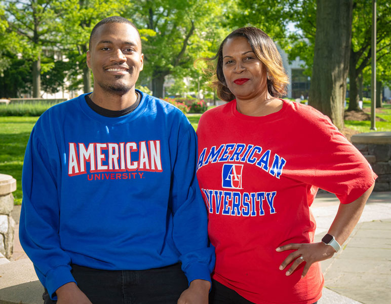 Tiayé Wooten and his mother, Darice Long