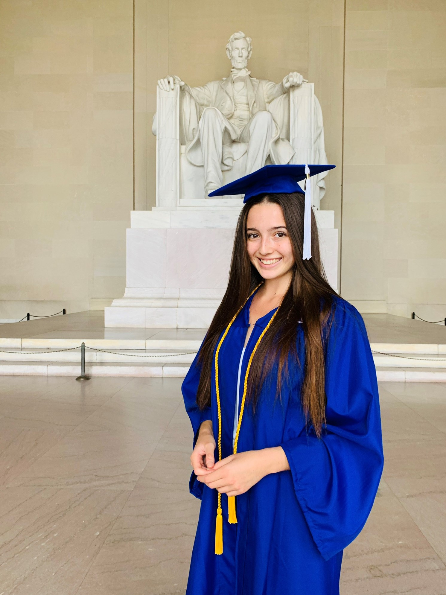 Dayana Sarova at the Lincoln Memorial.