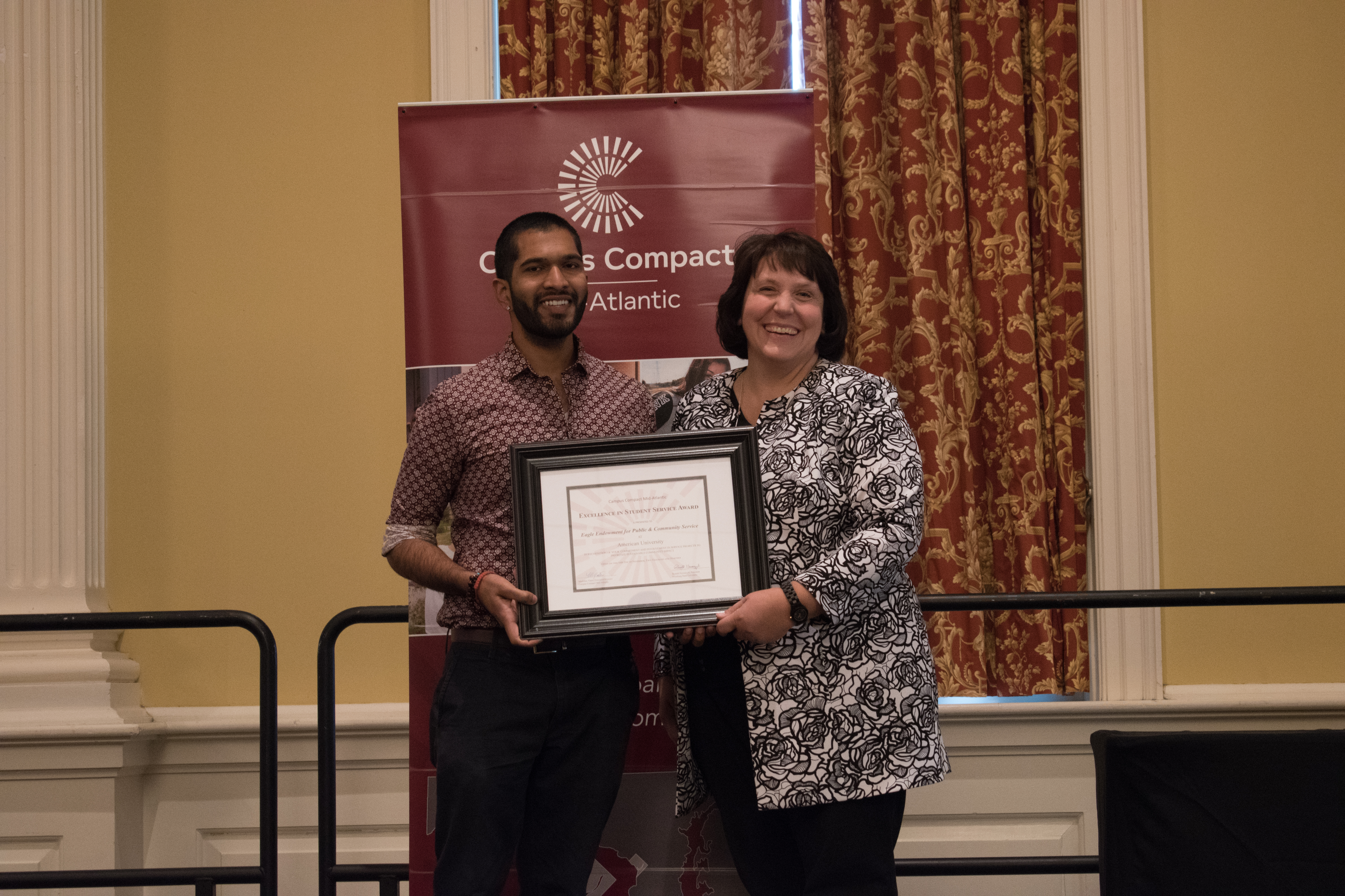 Saagar Gupta accepting Eagle Endowment award